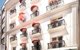 La Vita Suites